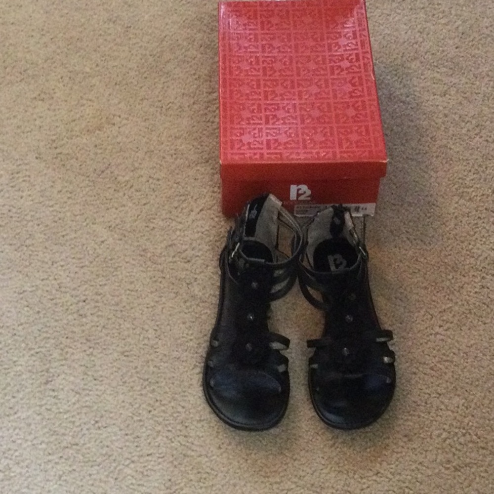 R2 Sandals - Picture 2 of 10